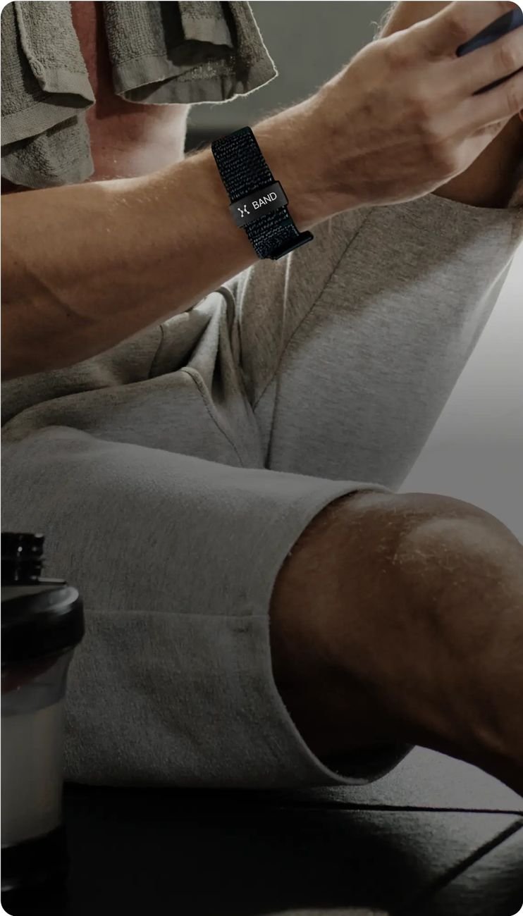 Hume Band app showing metabolic momentum score and health metrics on smartphone screen